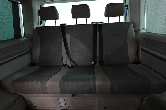 Volkswagen Multivan 16 of 20