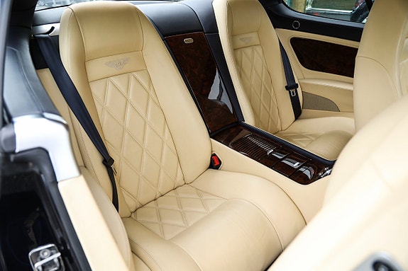 Bentley Continental GT 17 of 23