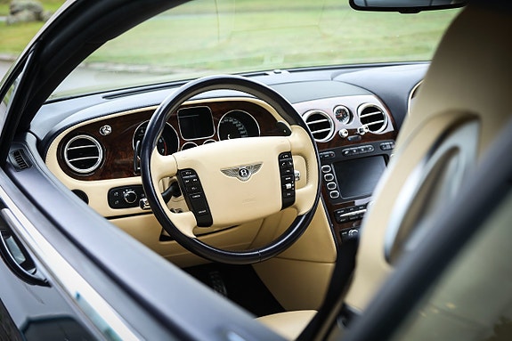 Bentley Continental GT 19 of 23