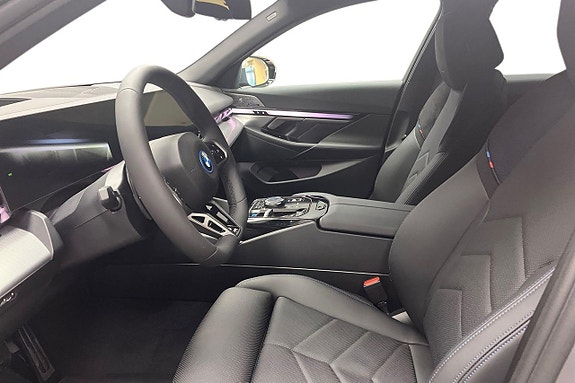 BMW i5 9 of 14