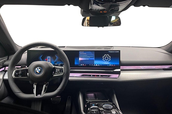 BMW i5 12 of 14