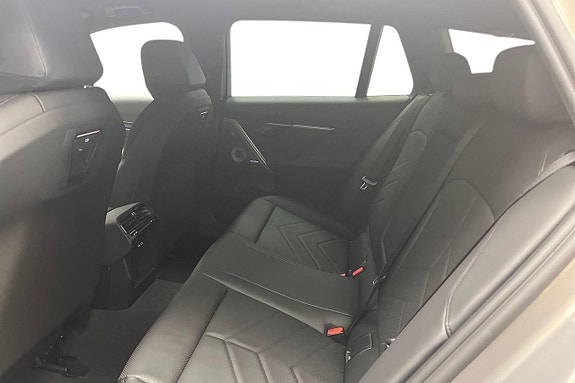 BMW i5 11 of 14