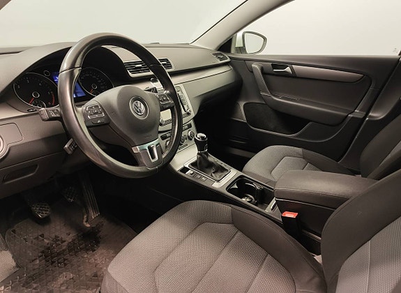 Volkswagen Passat 3 of 5