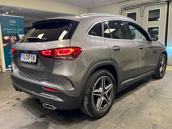 Mercedes-Benz GLA200 d 4 of 5