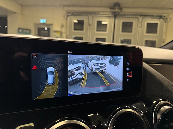 Mercedes-Benz GLA200 d 13 of 26