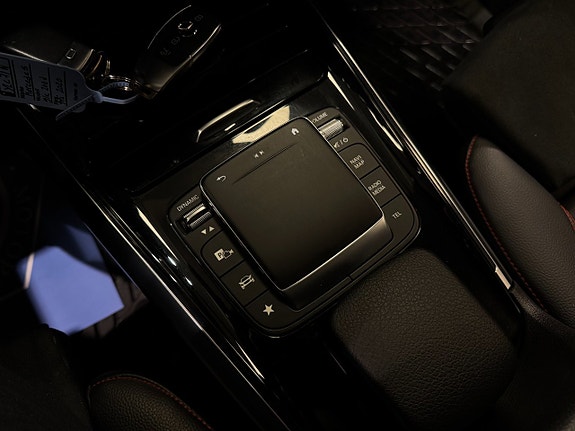 Mercedes-Benz GLA200 d 17 of 26