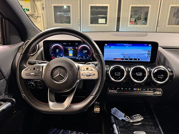 Mercedes-Benz GLA200 d 8 of 26