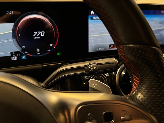 Mercedes-Benz GLA200 d 15 of 26