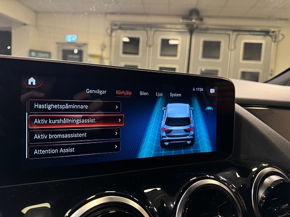 Mercedes-Benz GLA200 d 12 of 26