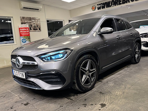 Mercedes-Benz GLA200 d 2 of 5