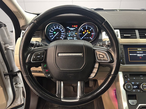 Land Rover Range Rover Evoque 18 of 23