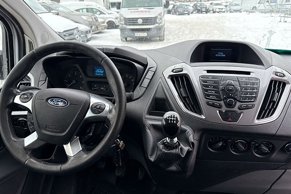 Ford Transit Custom 11 of 14
