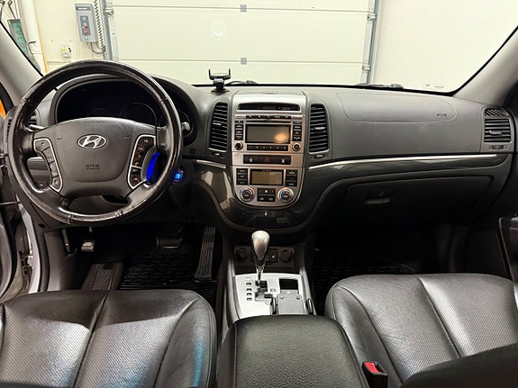 Hyundai Santa Fe 7 of 12
