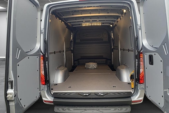 Mercedes-Benz Sprinter 208 15 of 19