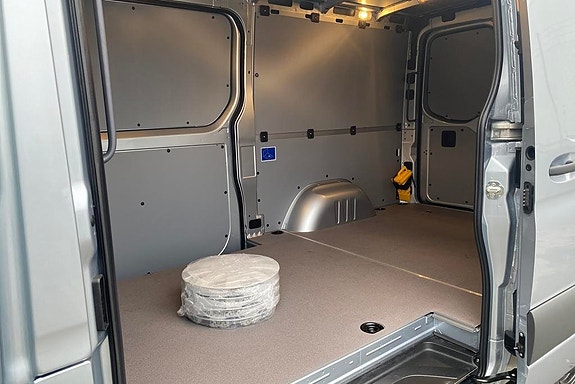 Mercedes-Benz Sprinter 208 14 of 19