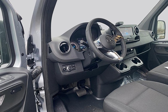 Mercedes-Benz Sprinter 208 8 of 19