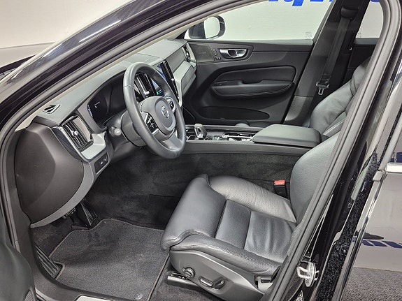 Volvo XC60 2 of 12