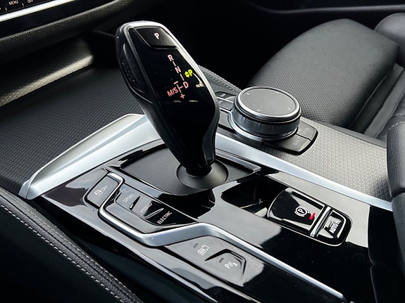 BMW 530e 16 of 30