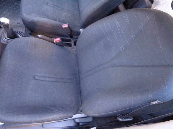Toyota Yaris 14 of 30