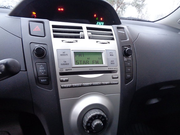 Toyota Yaris 28 of 30