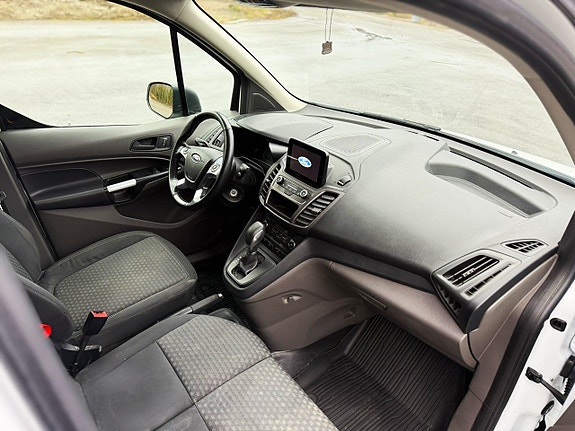 Ford Transit Connect 12 of 17
