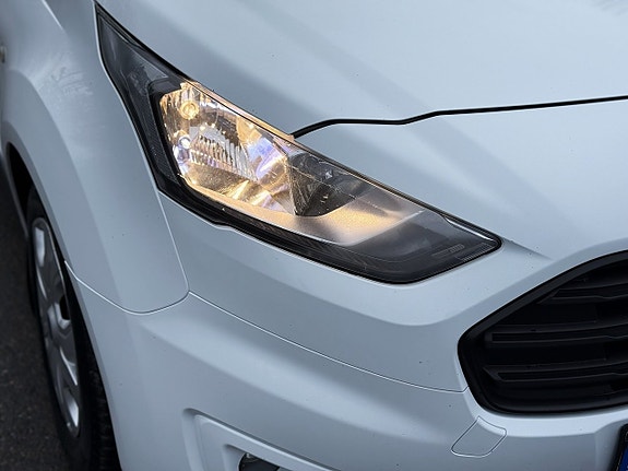 Ford Transit Connect 9 of 17