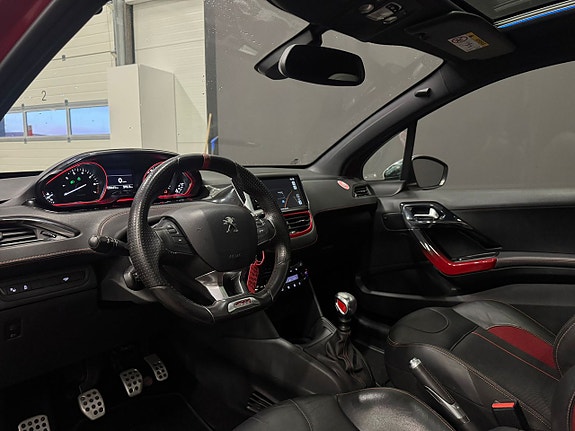 Peugeot 208 13 of 23