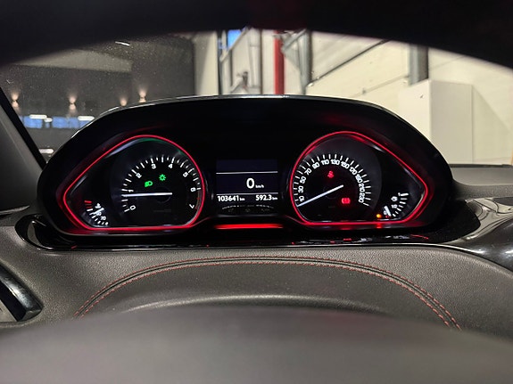 Peugeot 208 21 of 23