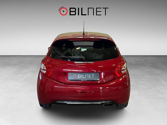 Peugeot 208 8 of 23