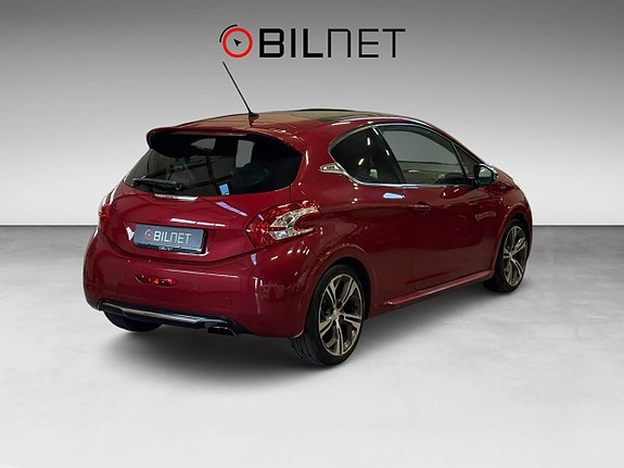 Peugeot 208 2 of 23