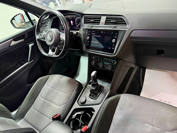 Volkswagen Tiguan 10 of 17