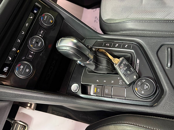 Volkswagen Tiguan 12 of 17