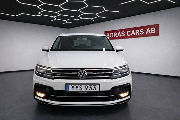 Volkswagen Tiguan 2 of 17