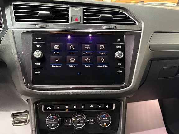 Volkswagen Tiguan 13 of 17