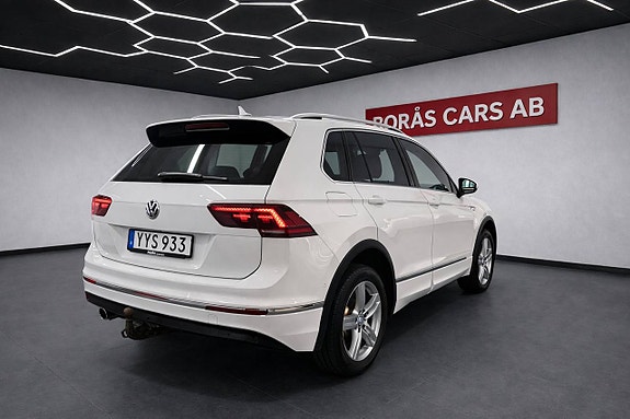 Volkswagen Tiguan 4 of 17