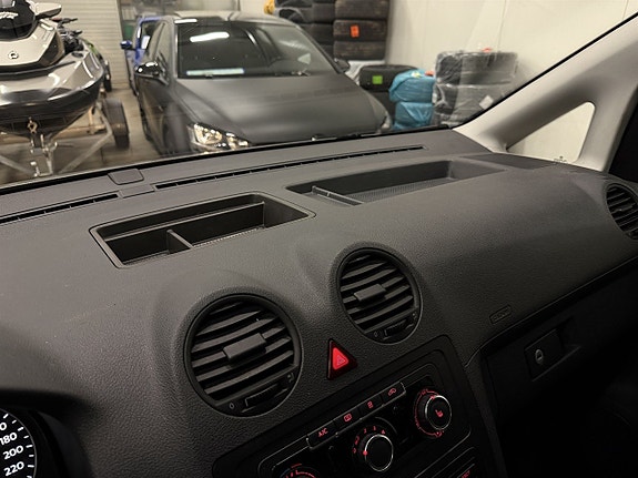 Volkswagen Caddy Maxi 15 of 17