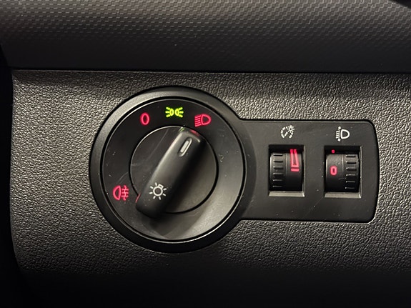 Volkswagen Caddy Maxi 12 of 17