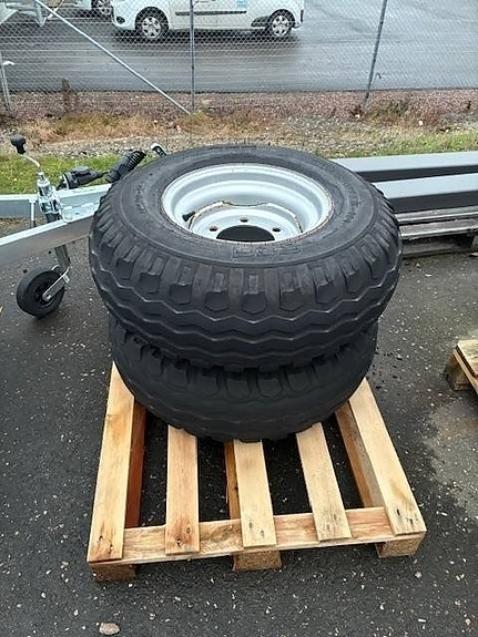 Kompletta Hjul BKT 11.5/8-15.3, 2st