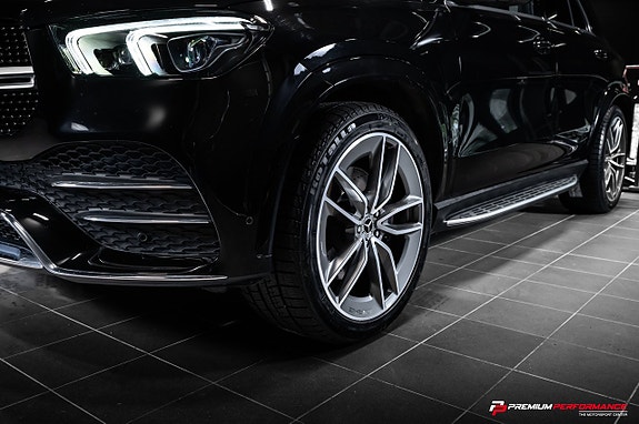 Mercedes-Benz GLE300 d 3 of 5