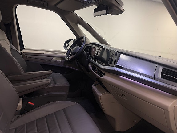 Volkswagen Multivan - 11