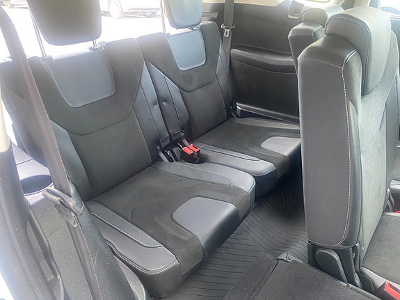 Ford S-MAX 24 of 28