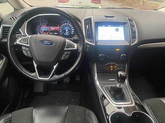Ford S-MAX 11 of 28