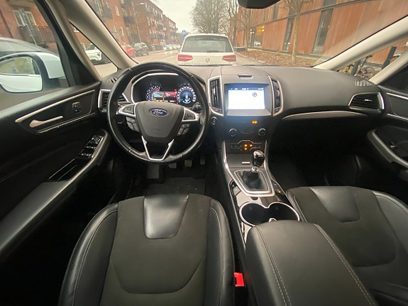 Ford S-MAX 12 of 28
