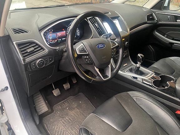 Ford S-MAX 13 of 28
