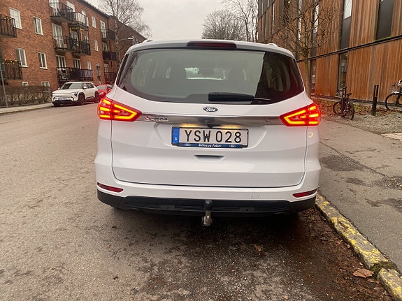 Ford S-MAX 5 of 28