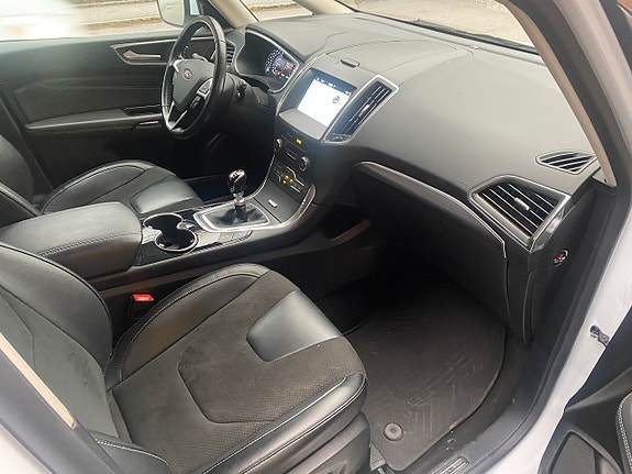 Ford S-MAX 9 of 28