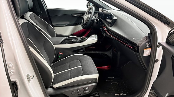 Kia EV6 3 of 5