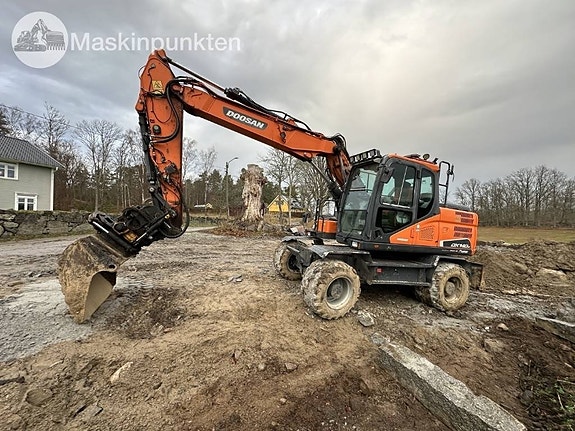 Doosan DX 140 W