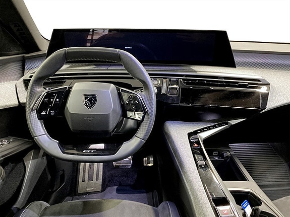 Peugeot e-3008 6 of 18