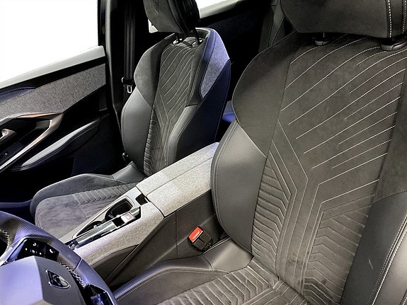 Peugeot e-3008 5 of 5